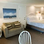 Falmouth Heights Motor Lodge
