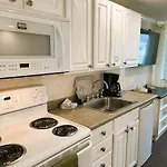 Falmouth Heights Motor Lodge