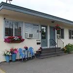 Town & Beach Motel