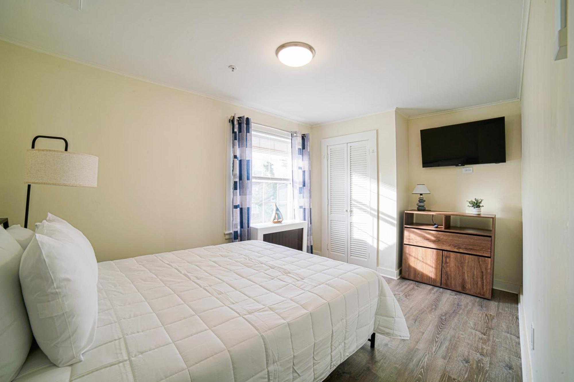 Apartment 150 Main Street *