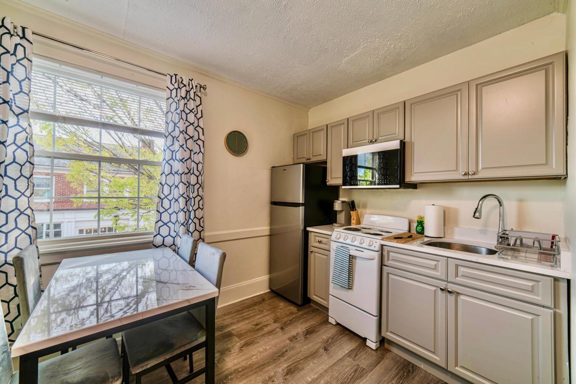 Apartment 150 Main Street *