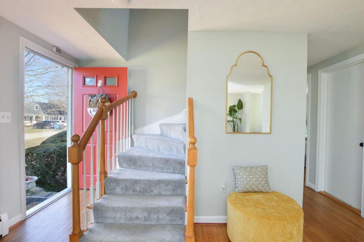 Pet Friendly Cape Cod Near Beaches & Golf!