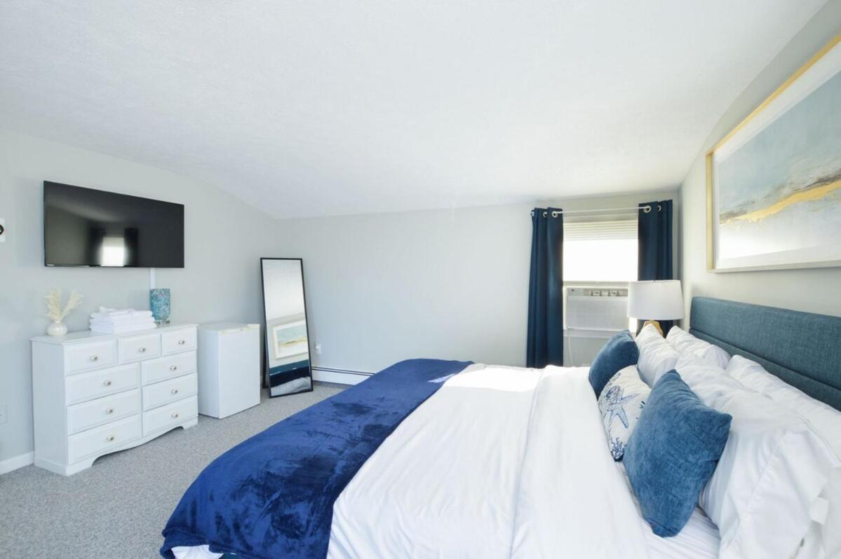 Pet Friendly Cape Cod Near Beaches & Golf! Holiday home