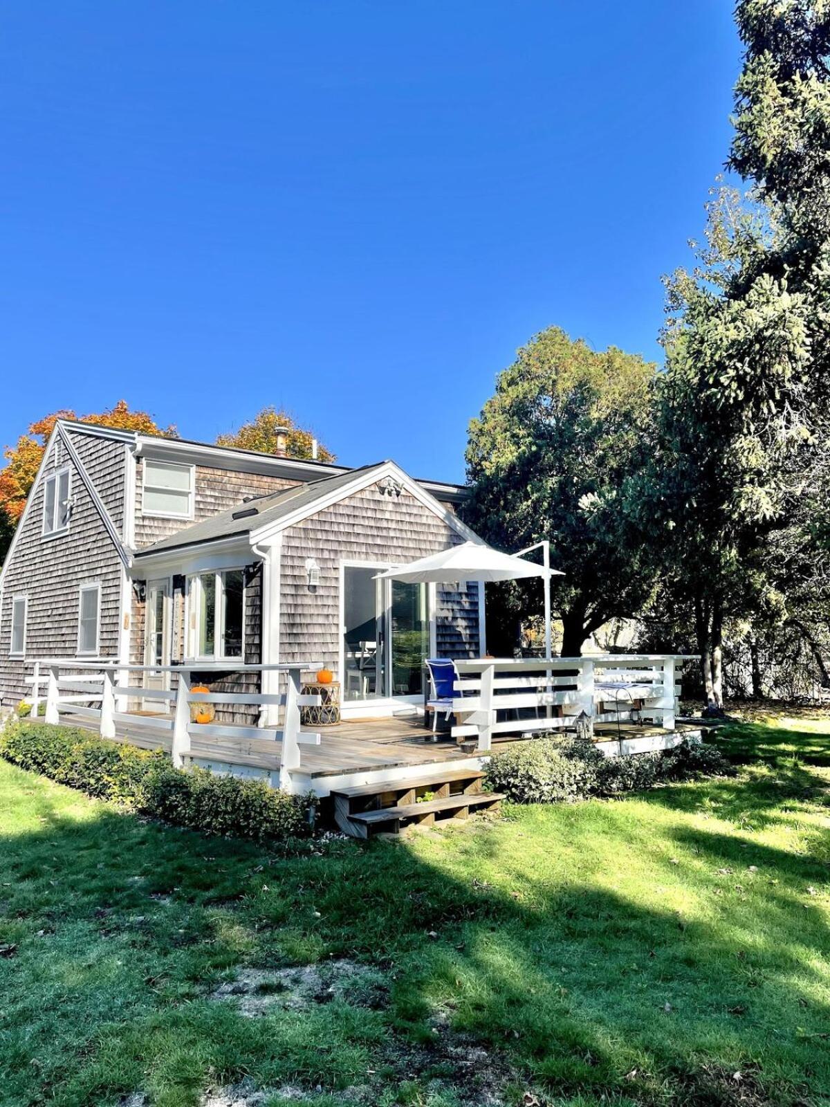 Holiday home Pet Friendly Cape Cod Near Beaches & Golf! *