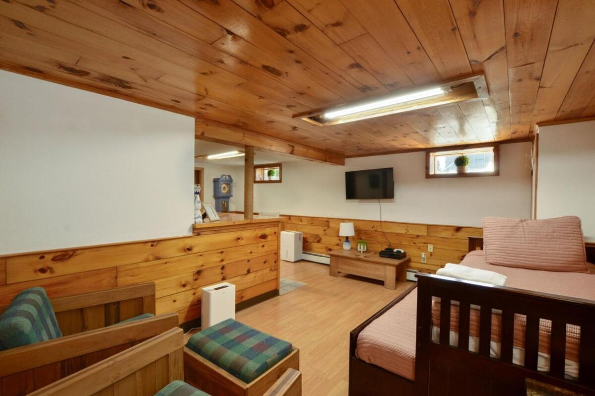 Pet Friendly Cape Cod Near Beaches & Golf! Falmouth