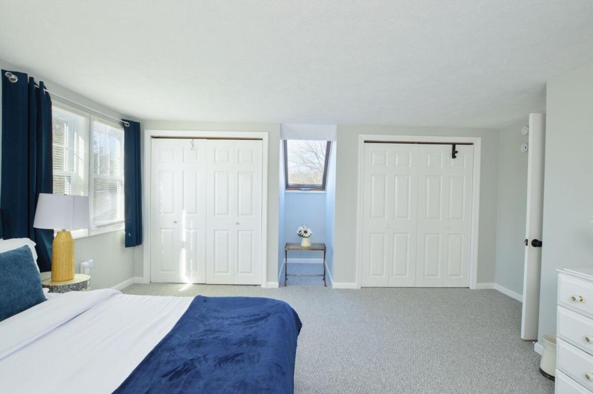 Pet Friendly Cape Cod Near Beaches & Golf! Holiday home *