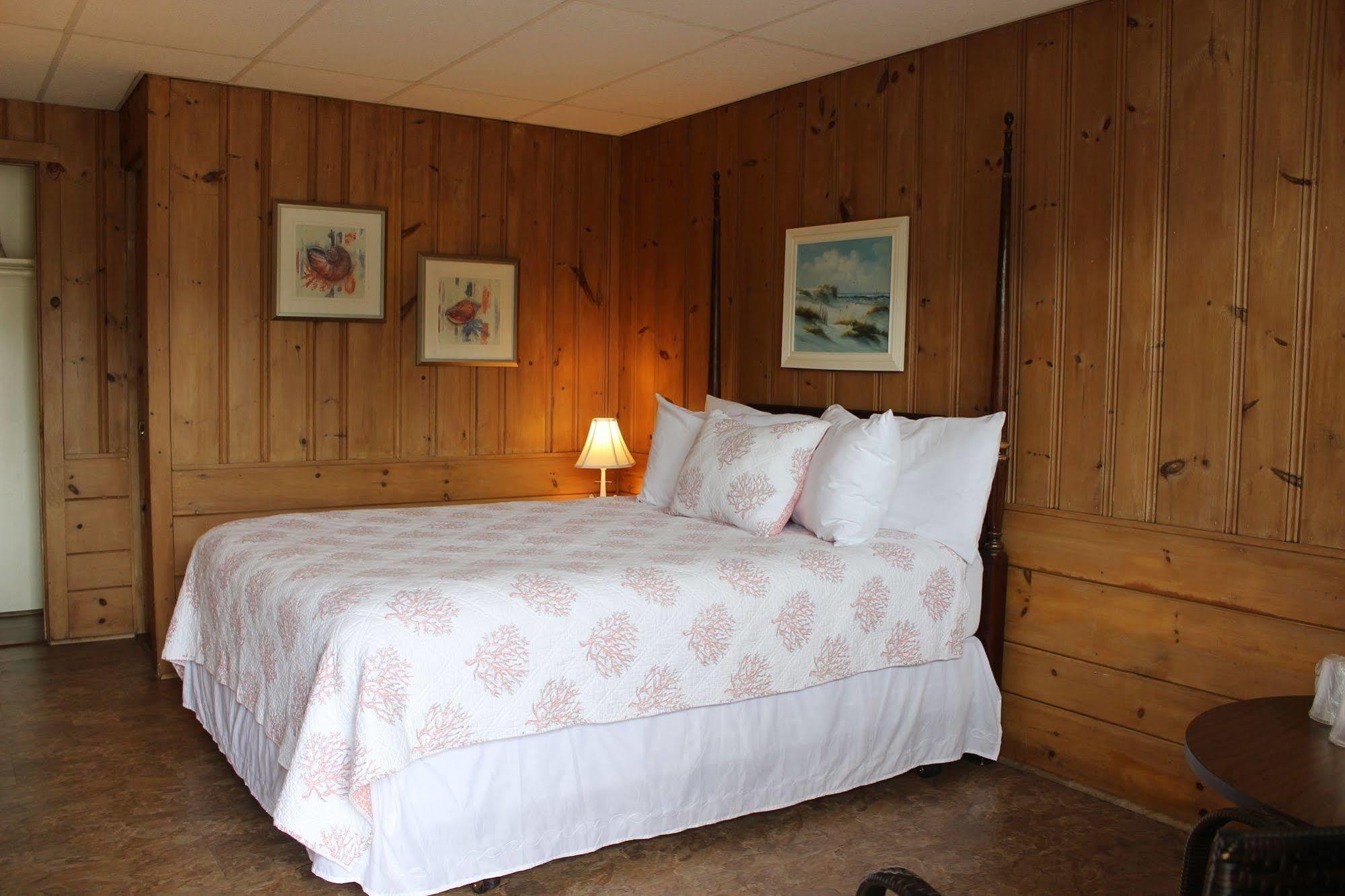 Town & Motel Falmouth