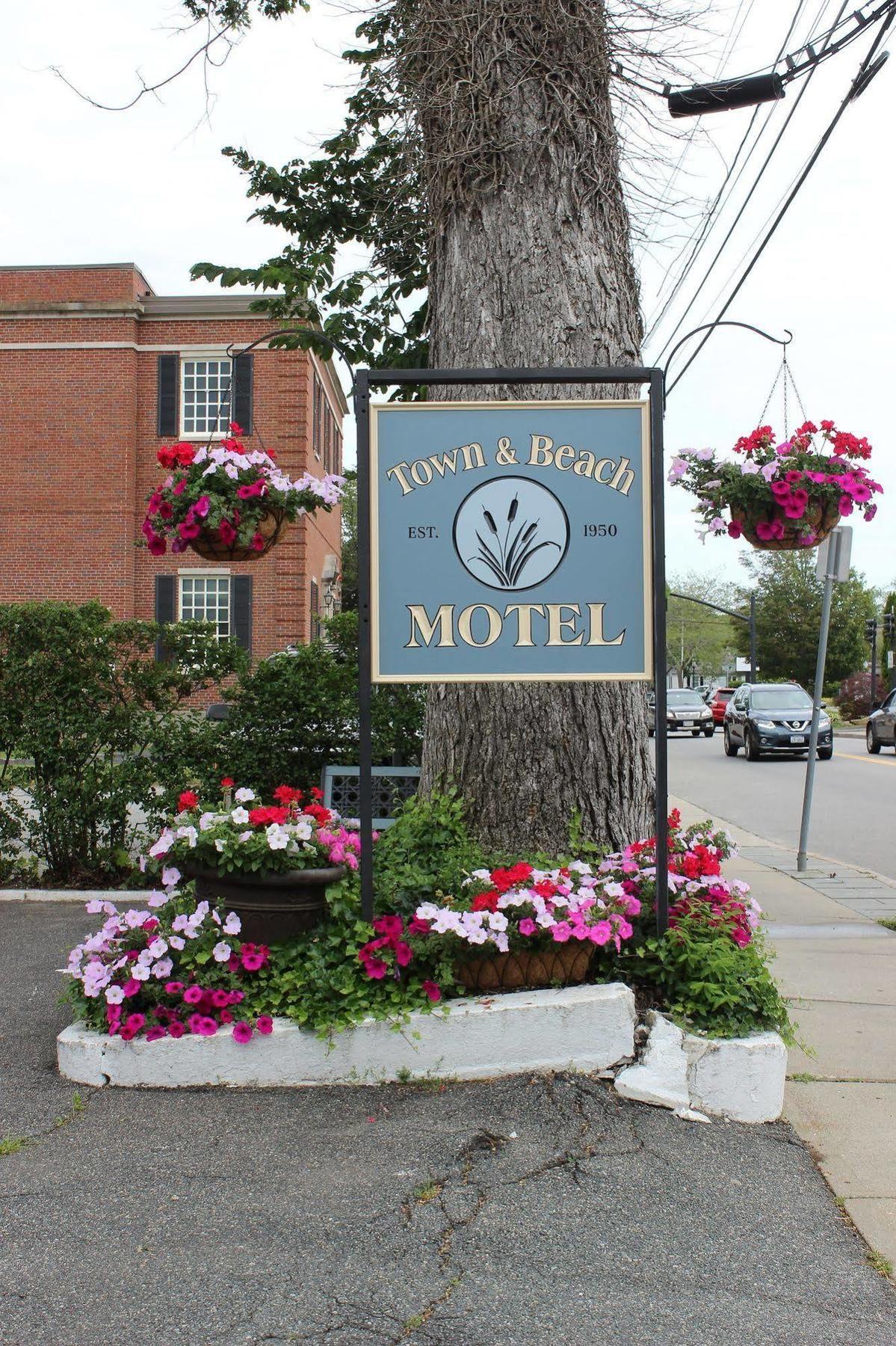 Town & Motel 2*