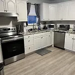 Charming Cottage Historic Falmouth Cape Cod Near Beach And Downtown 2Br 1Bath Deck