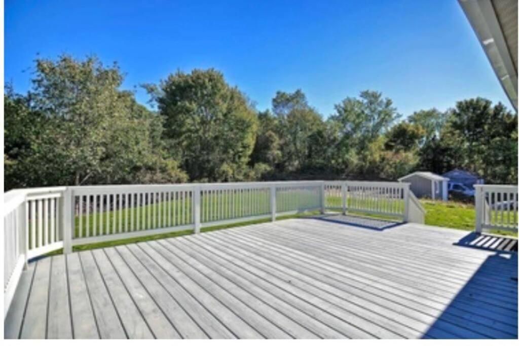 Charming Historic Cape Cod Near Beach And Downtown 2br 1bath Deck Holiday home