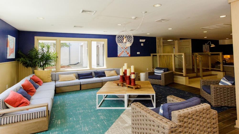 Sea Crest Hotel 4*