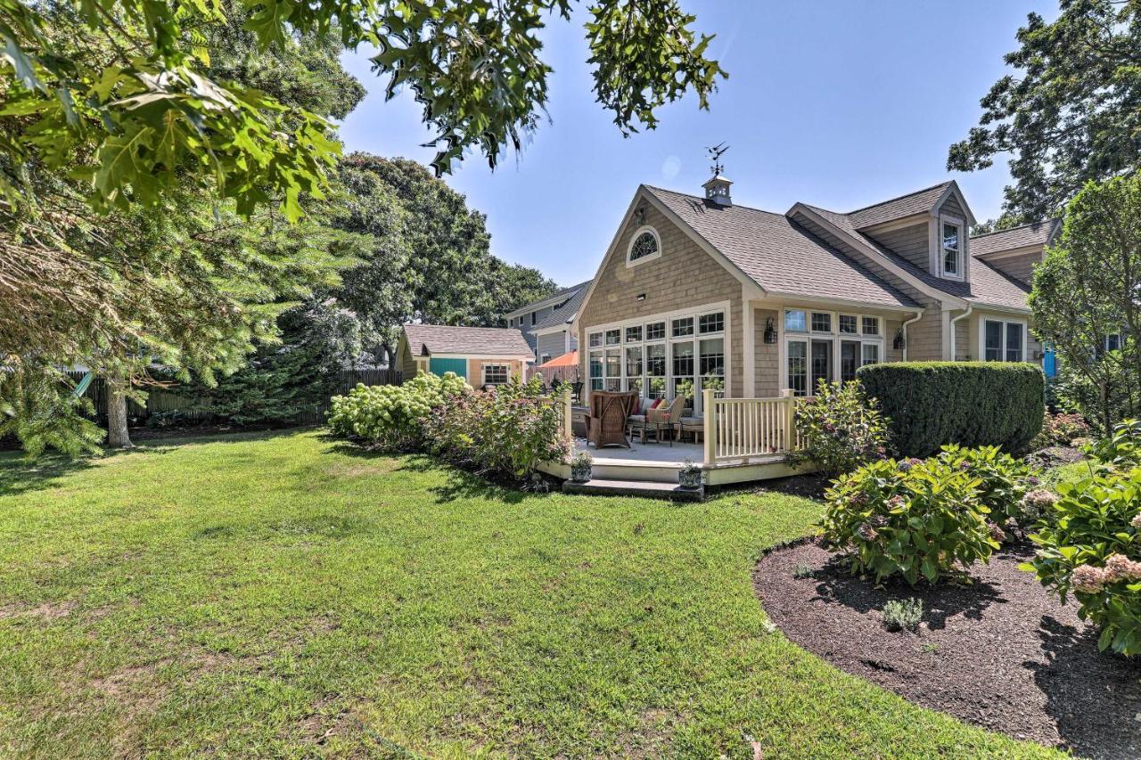 Cape Cod With Furnished Deck Walk To Beach!