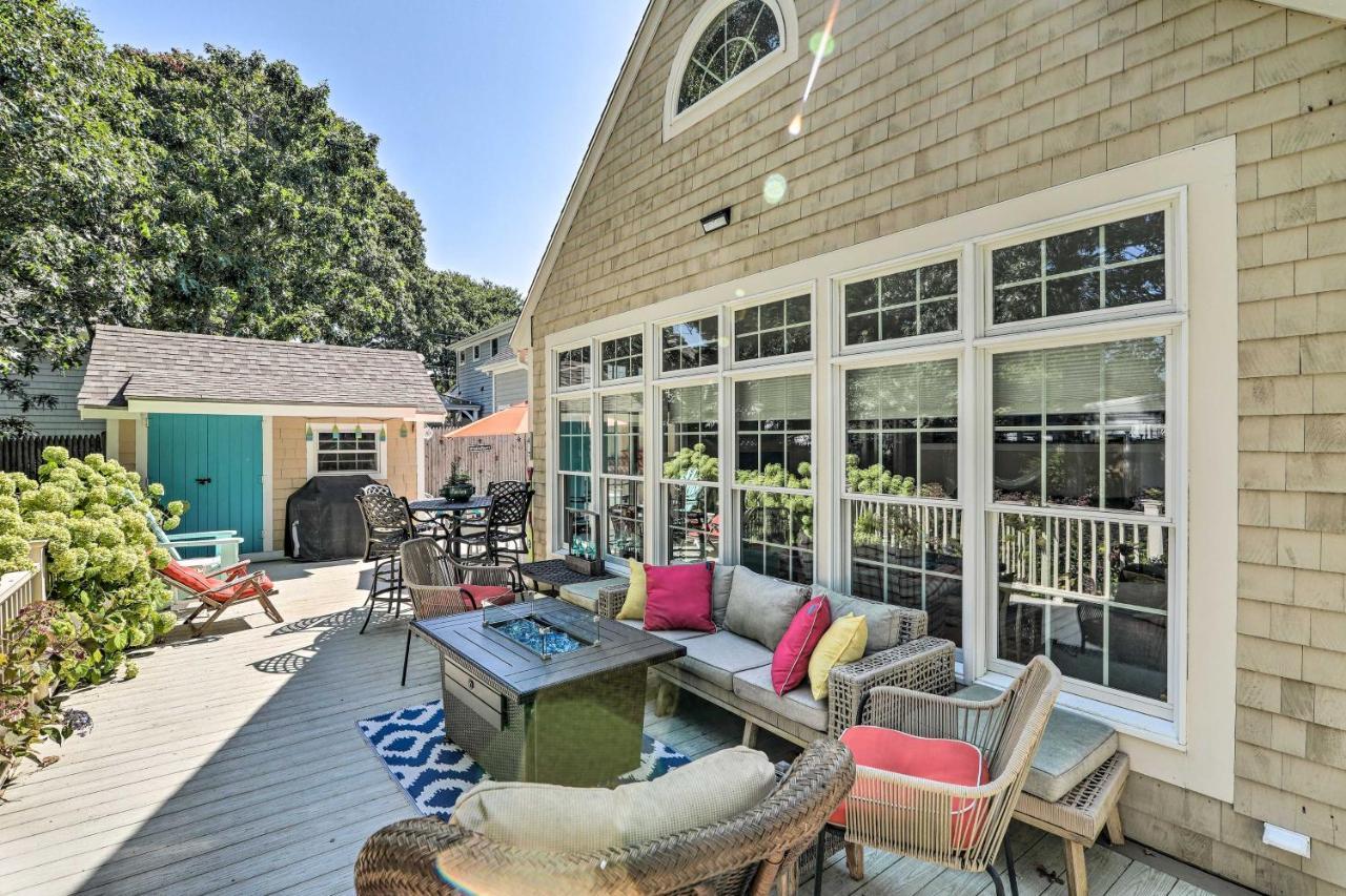 Cape Cod With Furnished Deck Walk To Beach! *