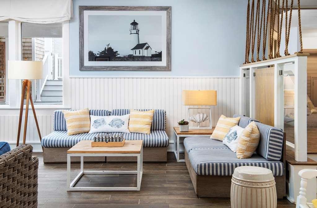 Sea Crest Hotel 4*