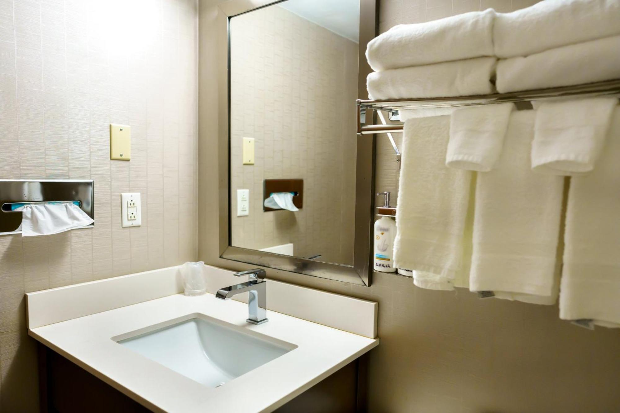 Cape Cod Hotel 3*