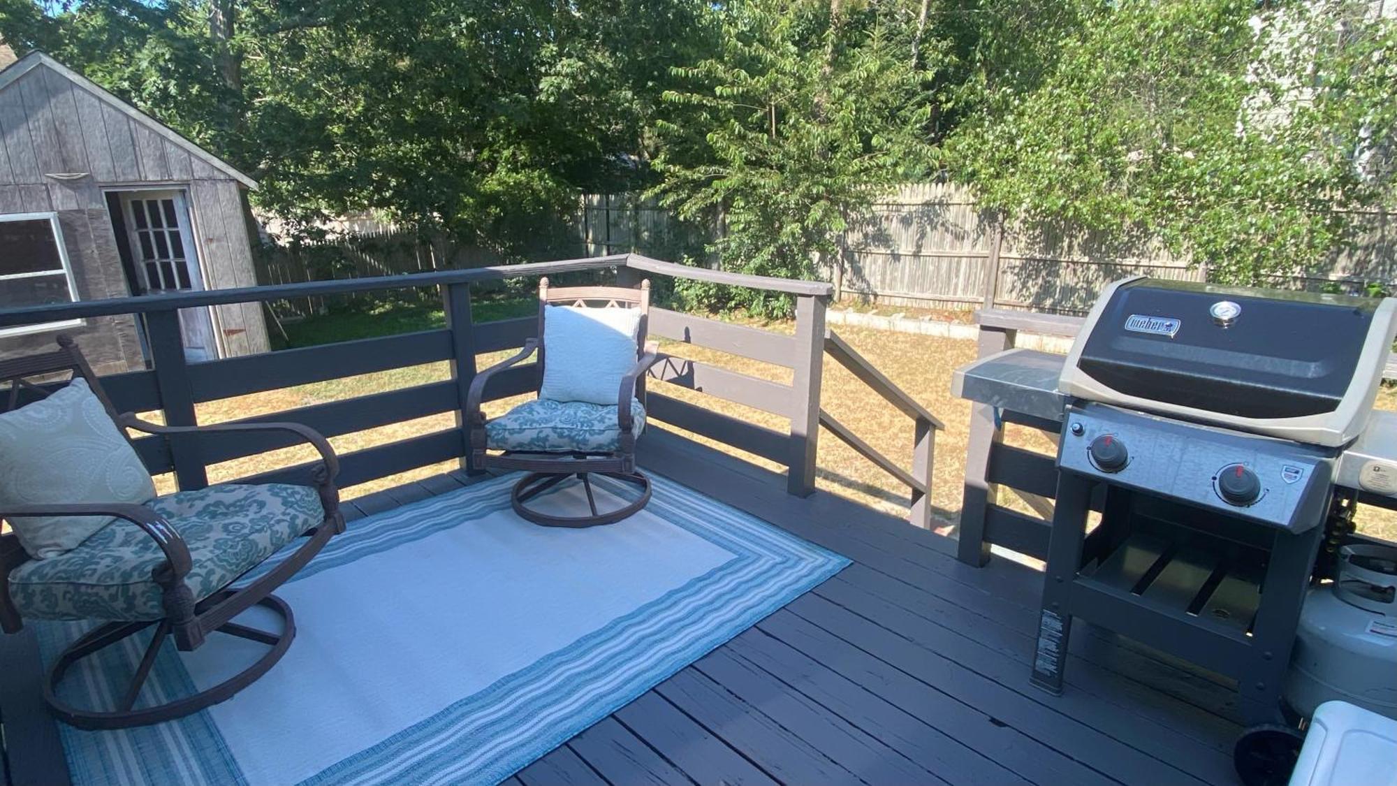 4 Bedroom Cape Getaway, 5 Min Drive To Beach, Pool Table, Grill, Backyard Holiday home