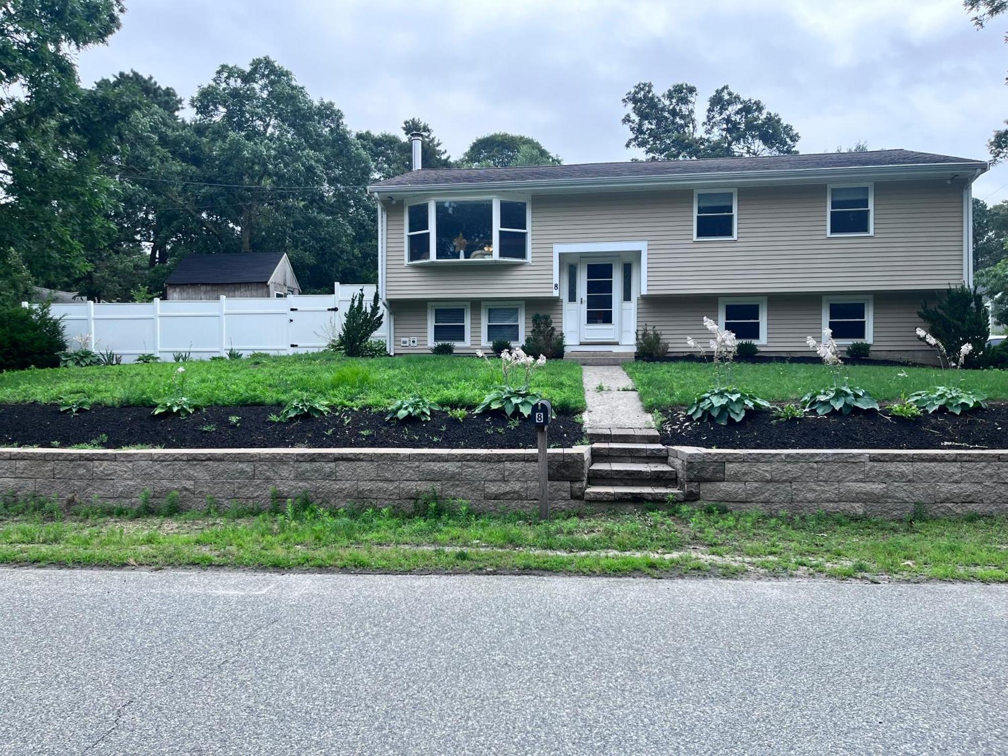 4 Bedroom Cape Getaway, 5 Min Drive To Beach, Pool Table, Grill, Backyard