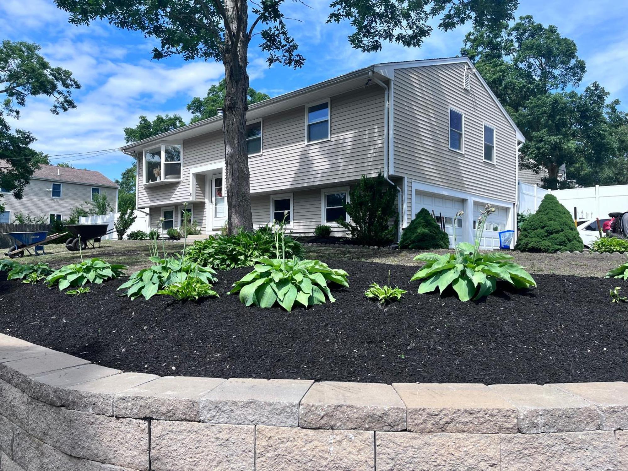 4 Bedroom Cape Getaway, 5 Min Drive To Beach, Pool Table, Grill, Backyard *