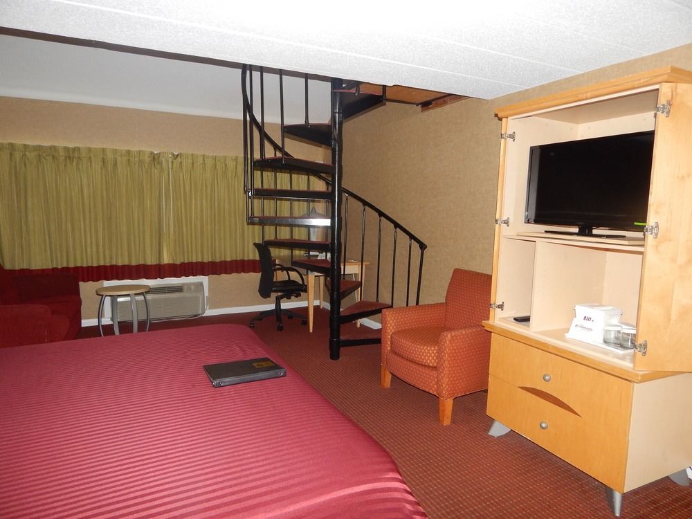 Hotel Admiralty & - A Red Collection 3*